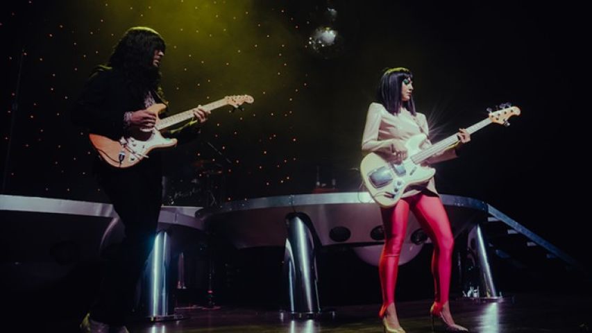 Khruangbin Image